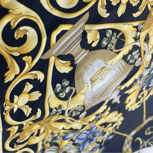 Scarf - Picture 3 of 6